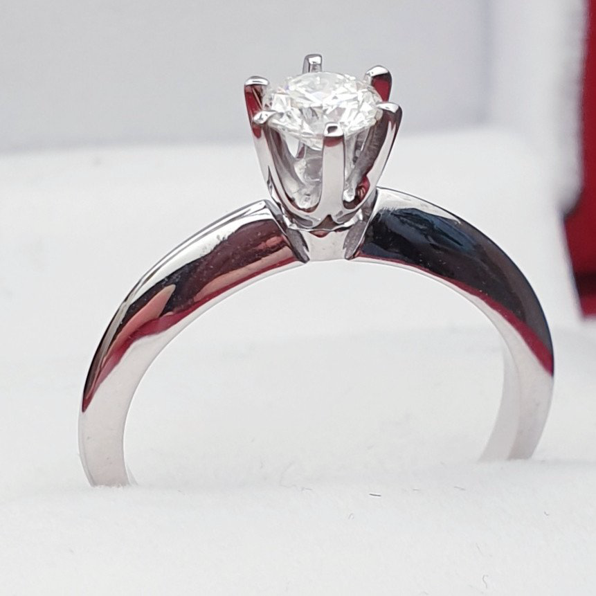 Кольцо Deimantas 95774370 16,51р 2,6гр 0,46ct. купить,NaN