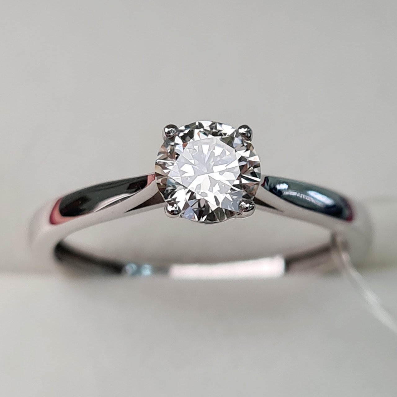 Кольцо Deimantas 92063490 16,5р 1,76гр 0,51ct. купить,NaN