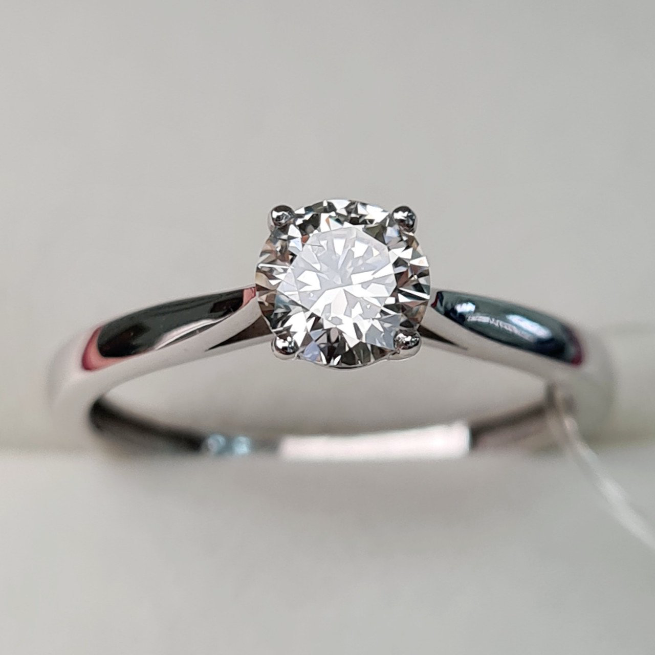 Кольцо Deimantas 92063490 16,5р 1,76гр 0,51ct. купить,NaN