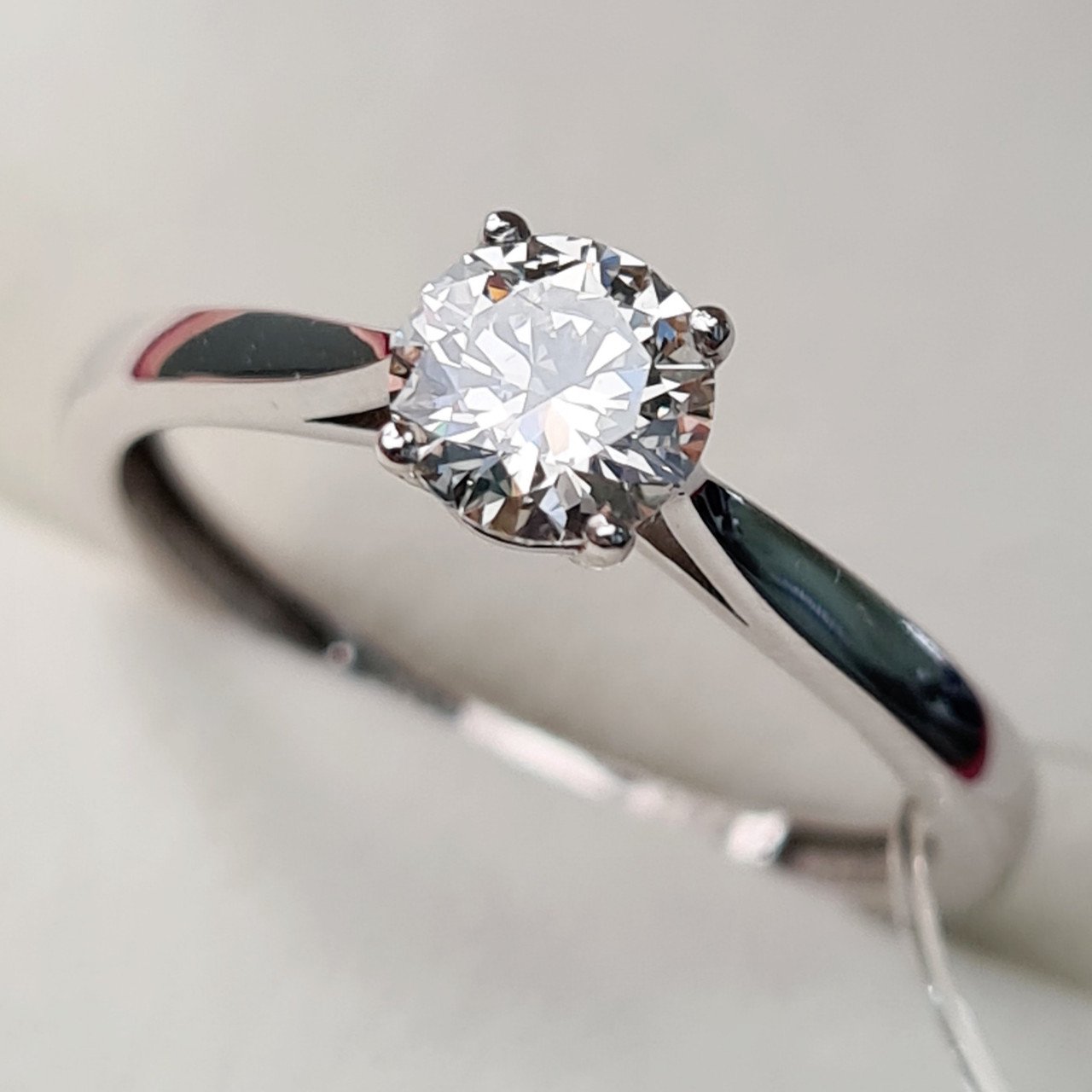 Кольцо Deimantas 92063490 16,5р 1,76гр 0,51ct. купить,NaN