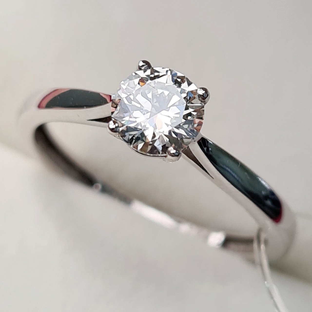 Кольцо Deimantas 92063490 16,5р 1,76гр 0,51ct. купить,NaN