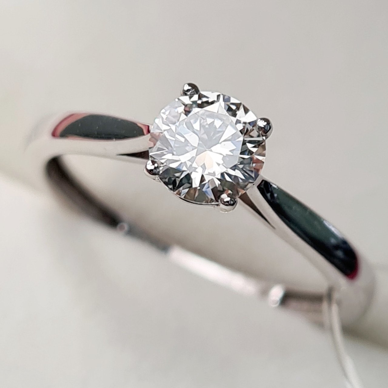 Кольцо Deimantas 92063490 16,5р 1,76гр 0,51ct. купить,NaN