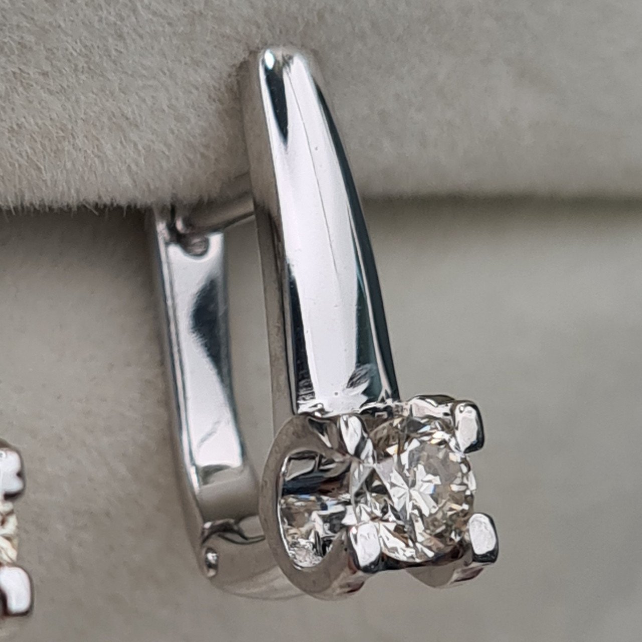 Серьги Deimantas 97349217 3,23гр 0,45ct. купить,NaN