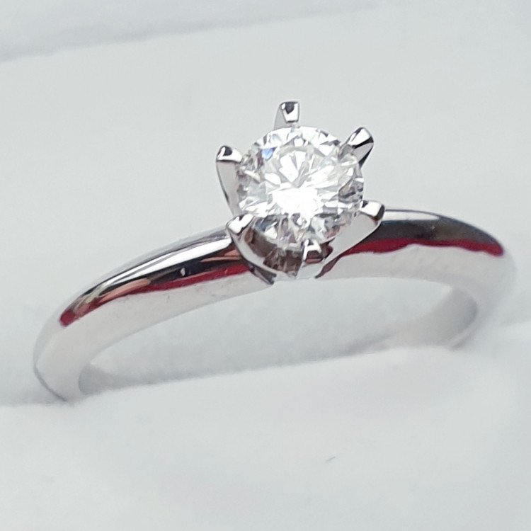 Кольцо Deimantas 95774410 16,51р 2,58гр 0,46ct. купить,NaN