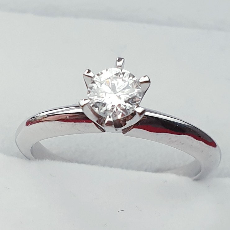 Кольцо Deimantas 95774410 16,51р 2,58гр 0,46ct. купить,NaN
