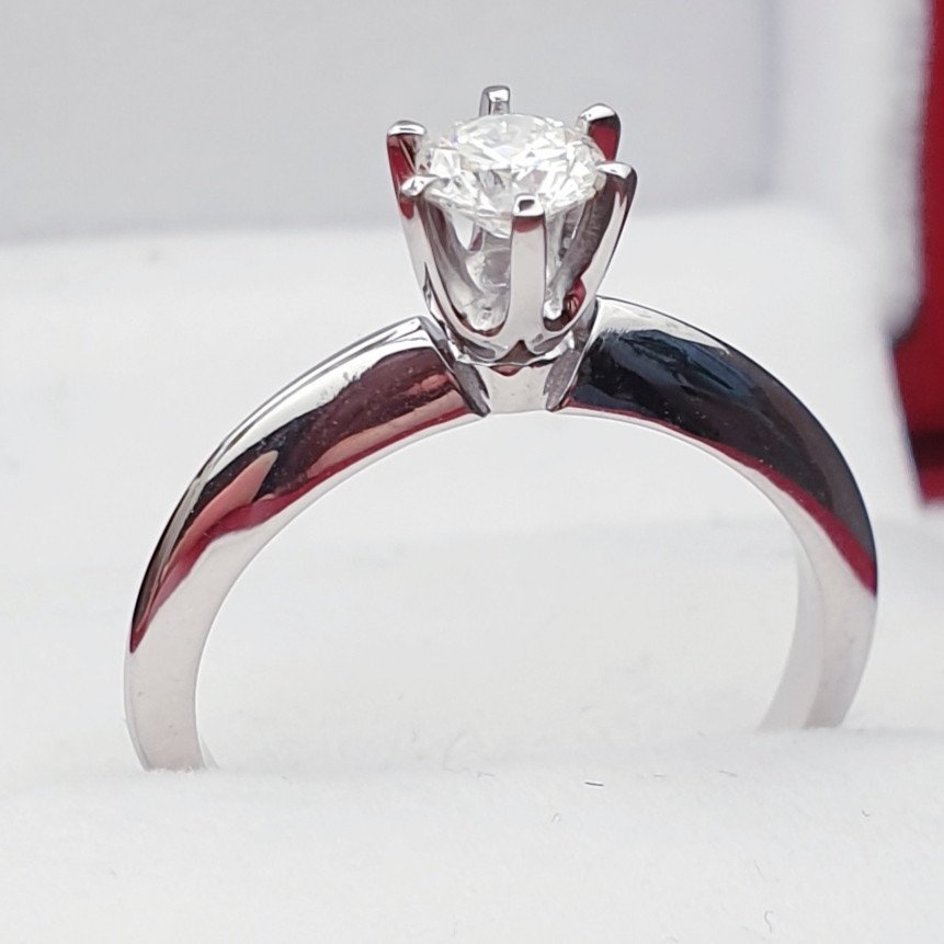 Кольцо Deimantas 95774410 16,51р 2,58гр 0,46ct. купить,NaN