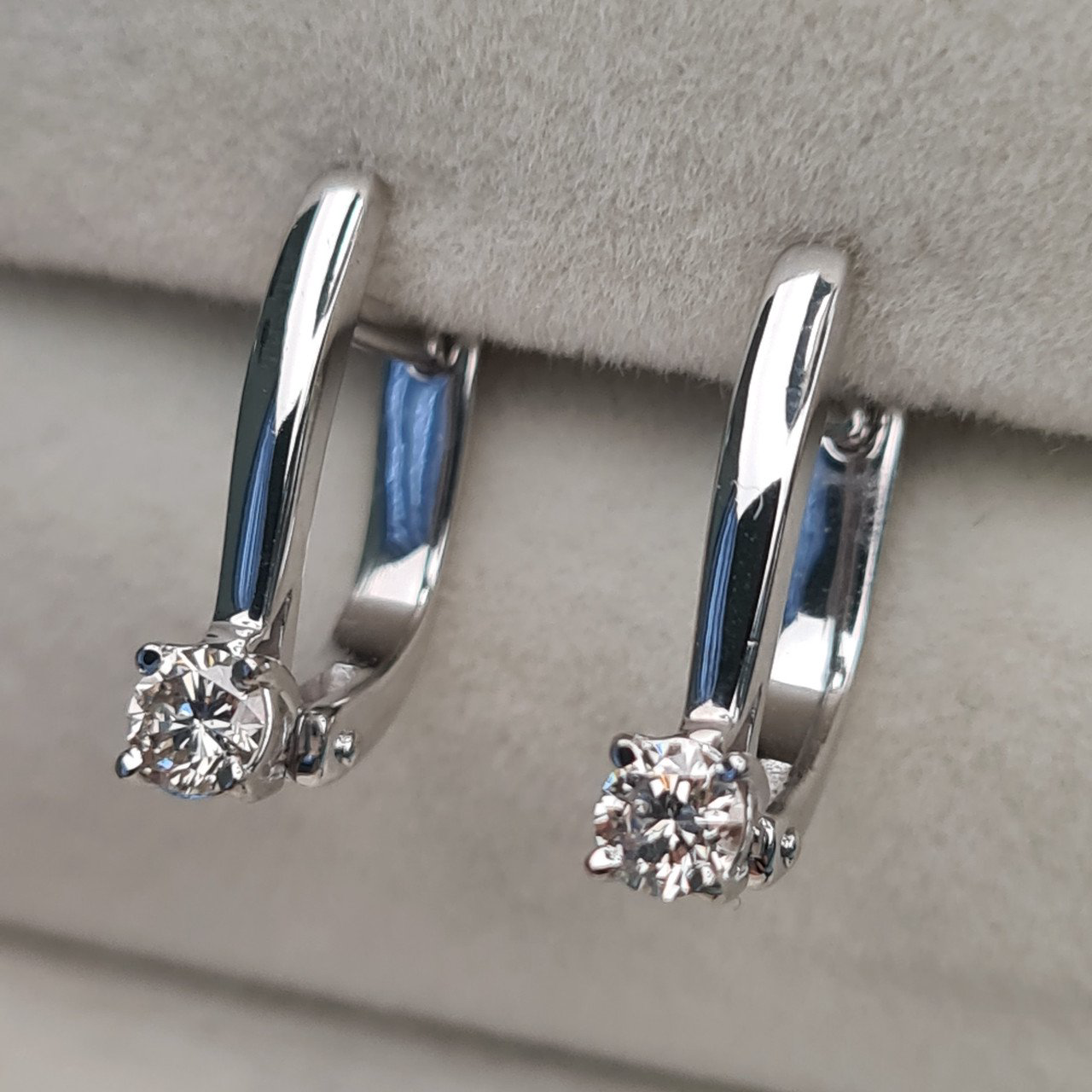 Серьги Deimantas 97349240 2,29гр 0,30ct. купить,NaN