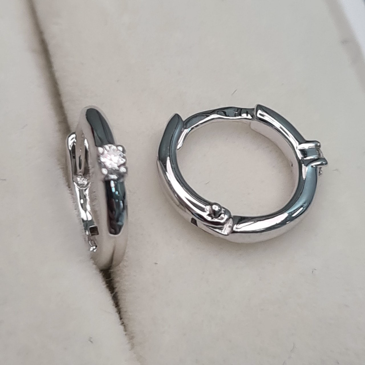 Серьги Deimantas 97349244 1,85гр 0,068ct. купить,NaN