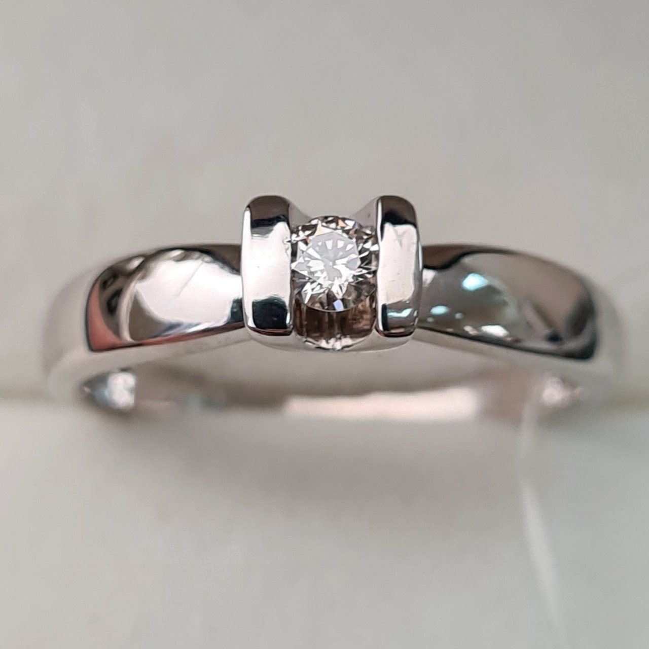 Кольцо Deimantas 92604871 17р 2,35гр 0,10ct. купить,NaN