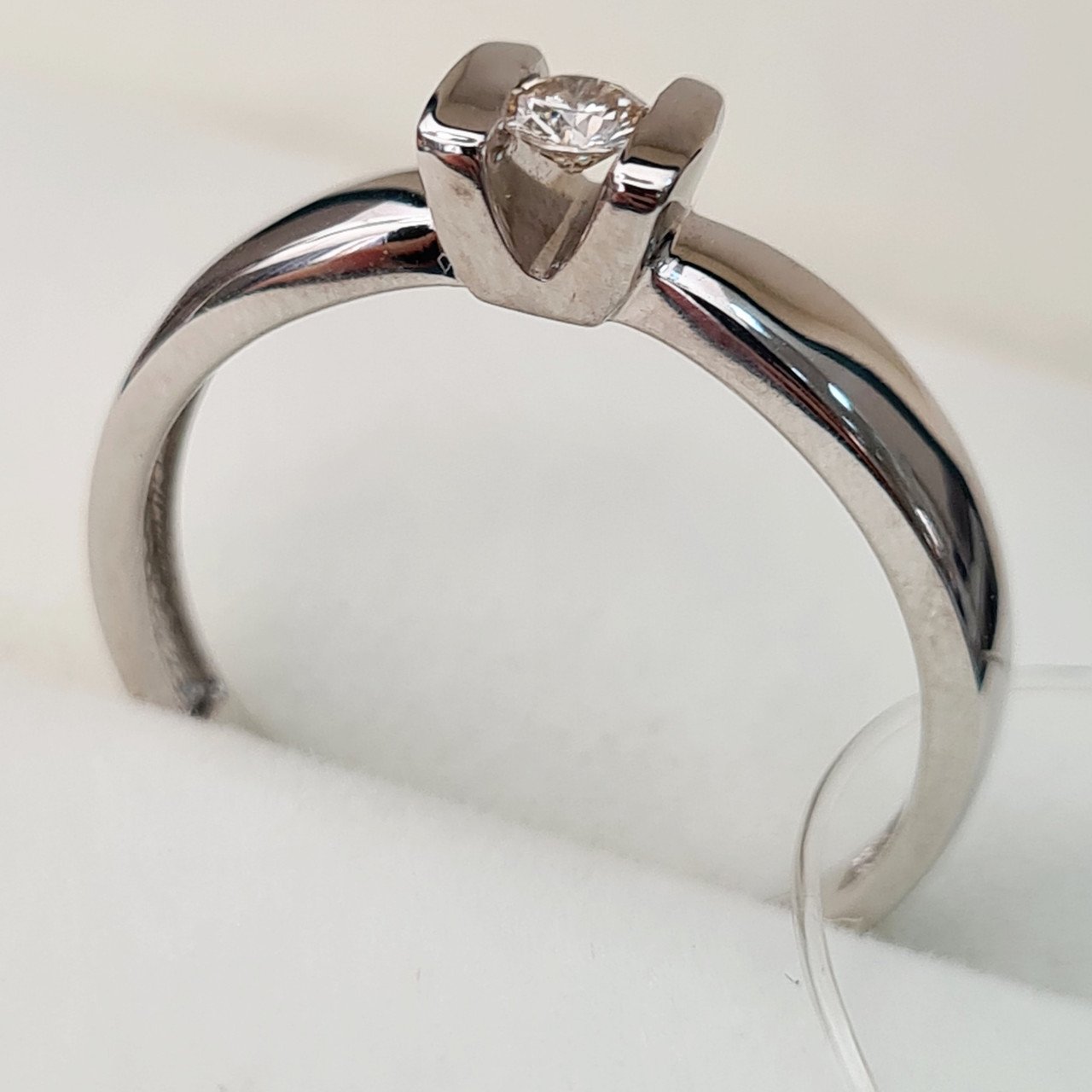 Кольцо Deimantas 92604871 17р 2,35гр 0,10ct. купить,NaN