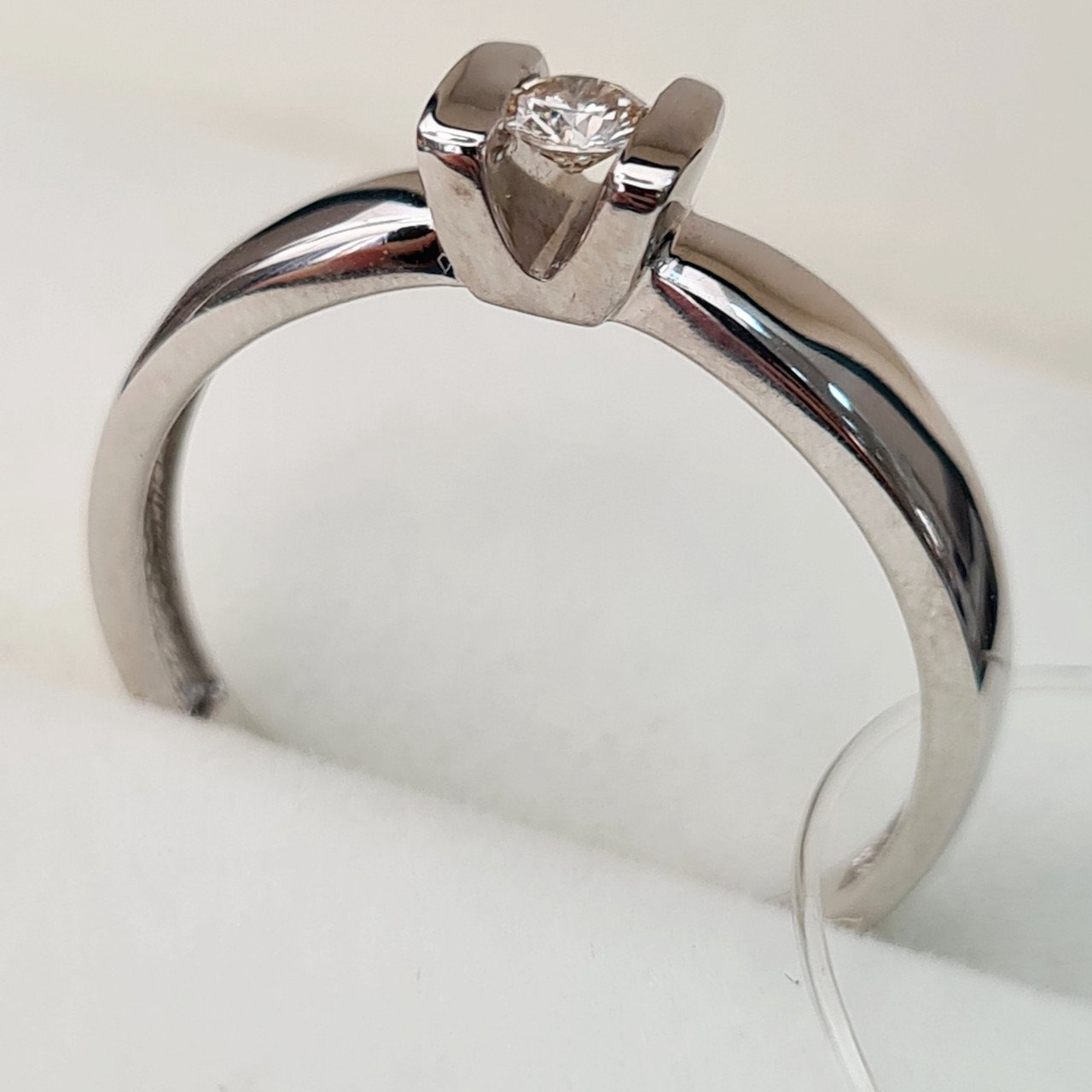 Кольцо Deimantas 92604871 17р 2,35гр 0,10ct. купить,NaN
