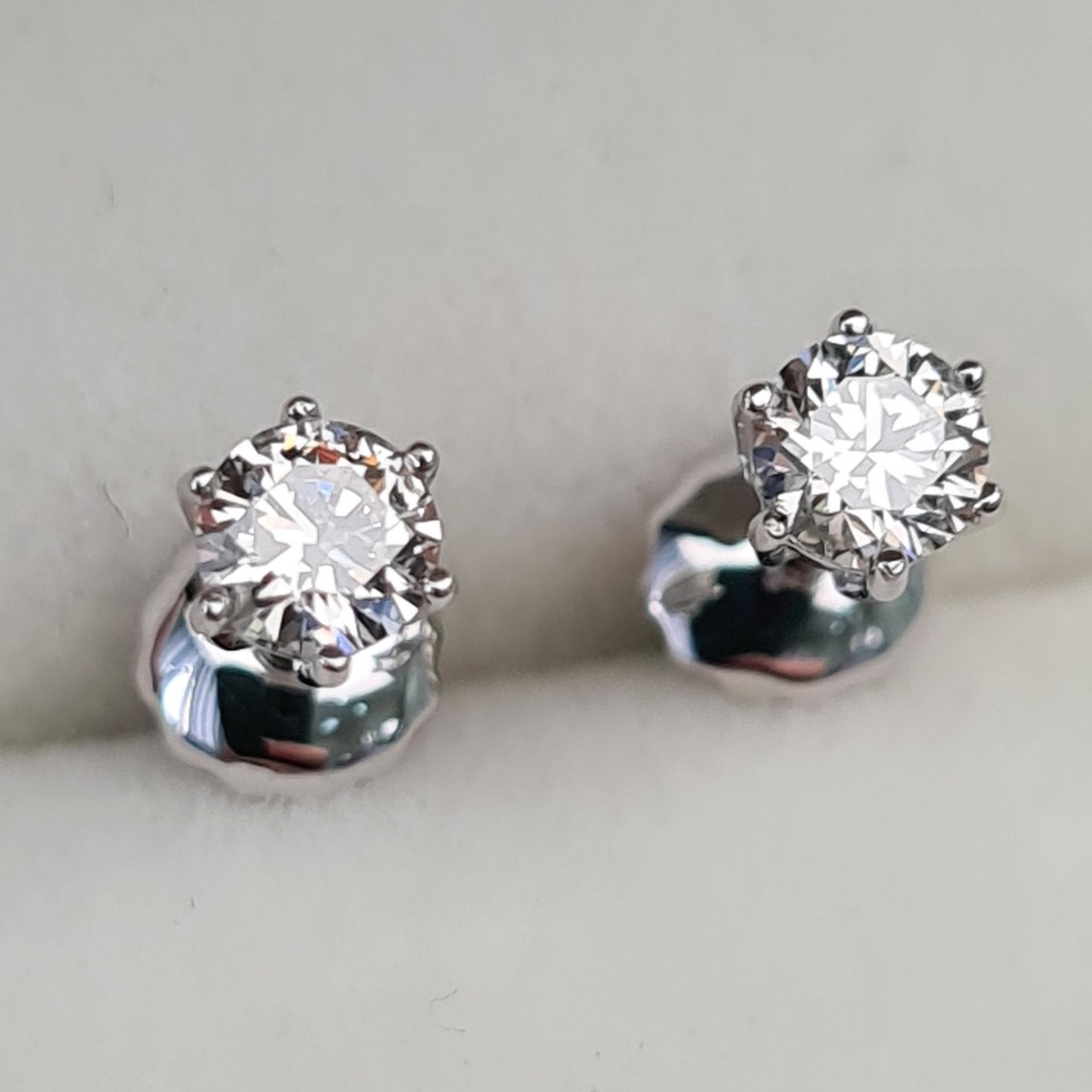 Серьги Deimantas 1,01гр 0,30ct. купить,NaN