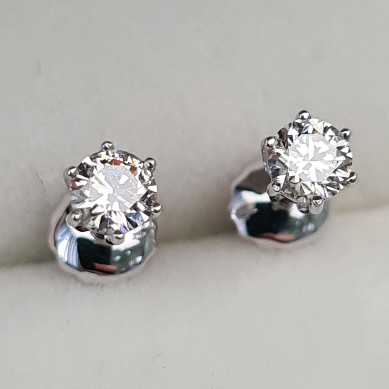 Серьги Deimantas 1,01гр 0,30ct. купить,NaN