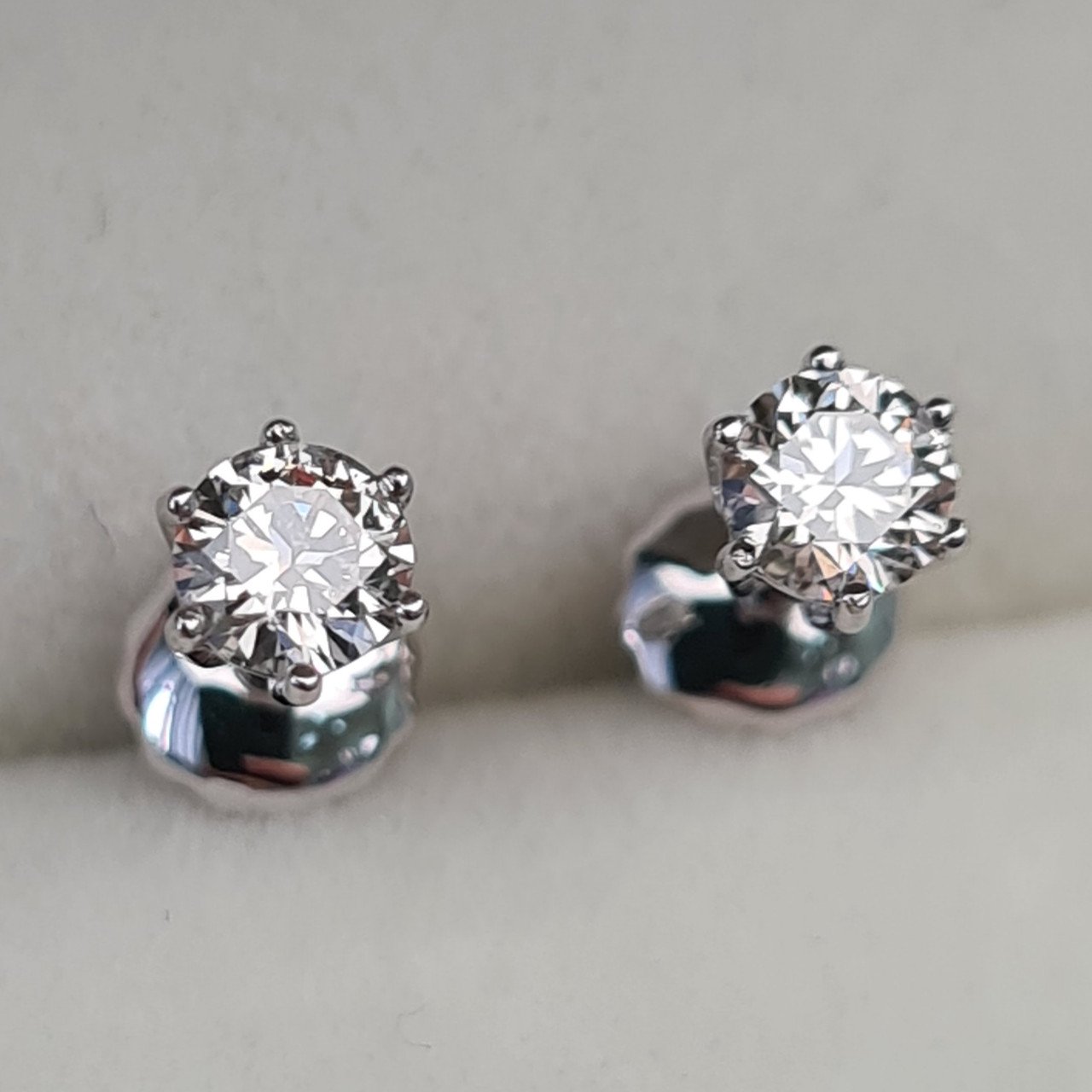 Серьги Deimantas 1,01гр 0,30ct. купить,NaN