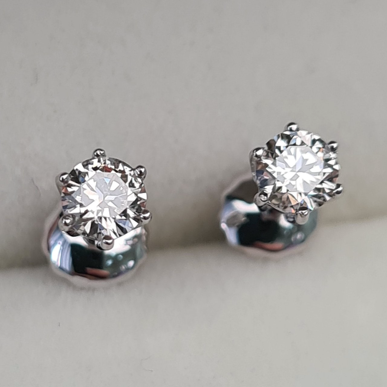 Серьги Deimantas 1,01гр 0,30ct. купить,NaN