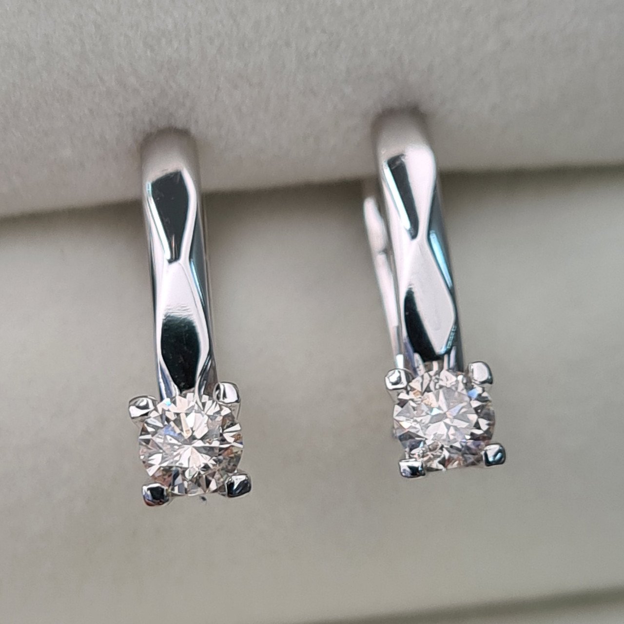 Серьги Deimantas 92430406 2,98гр 0,60ct. купить,NaN