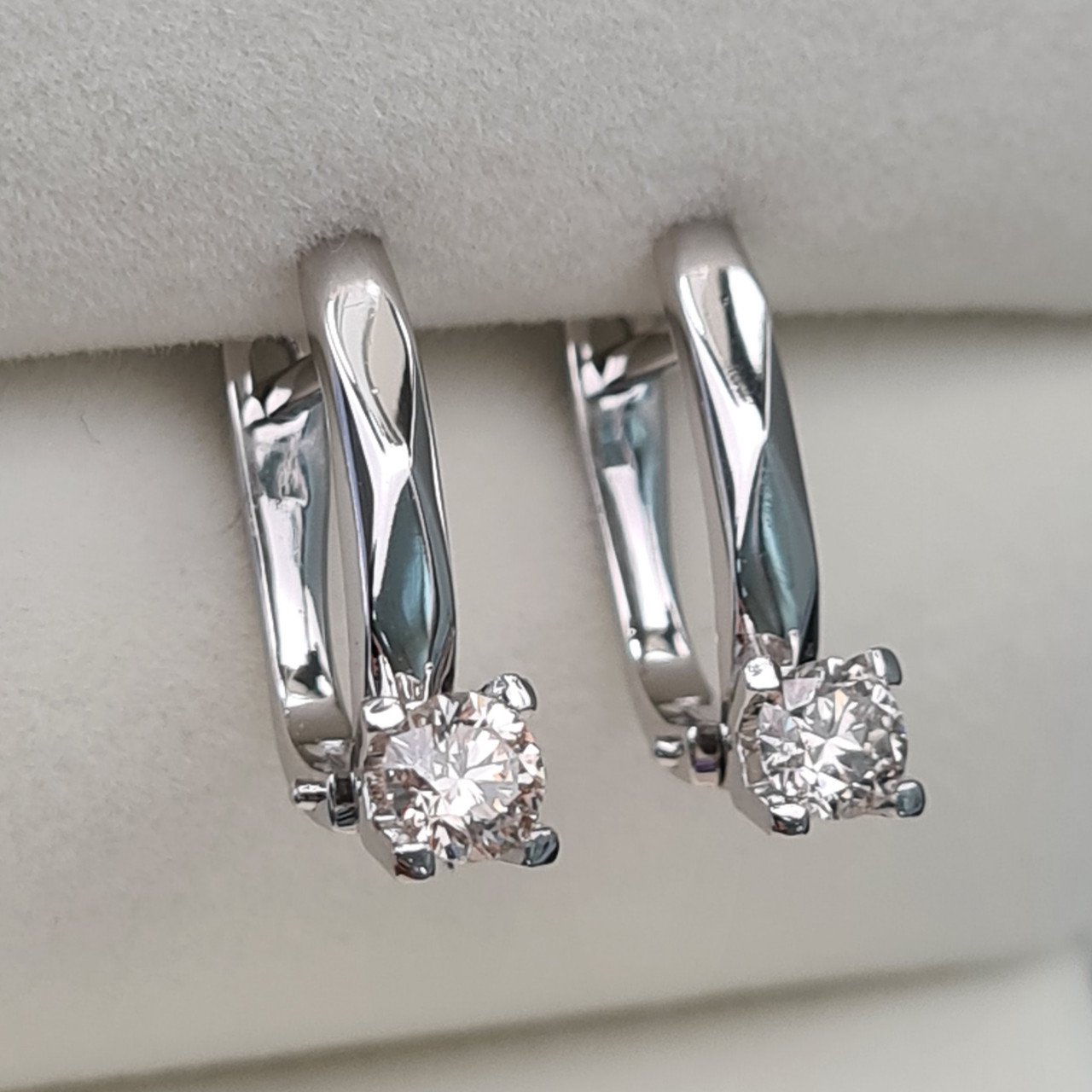 Серьги Deimantas 92430406 2,98гр 0,60ct. купить,NaN