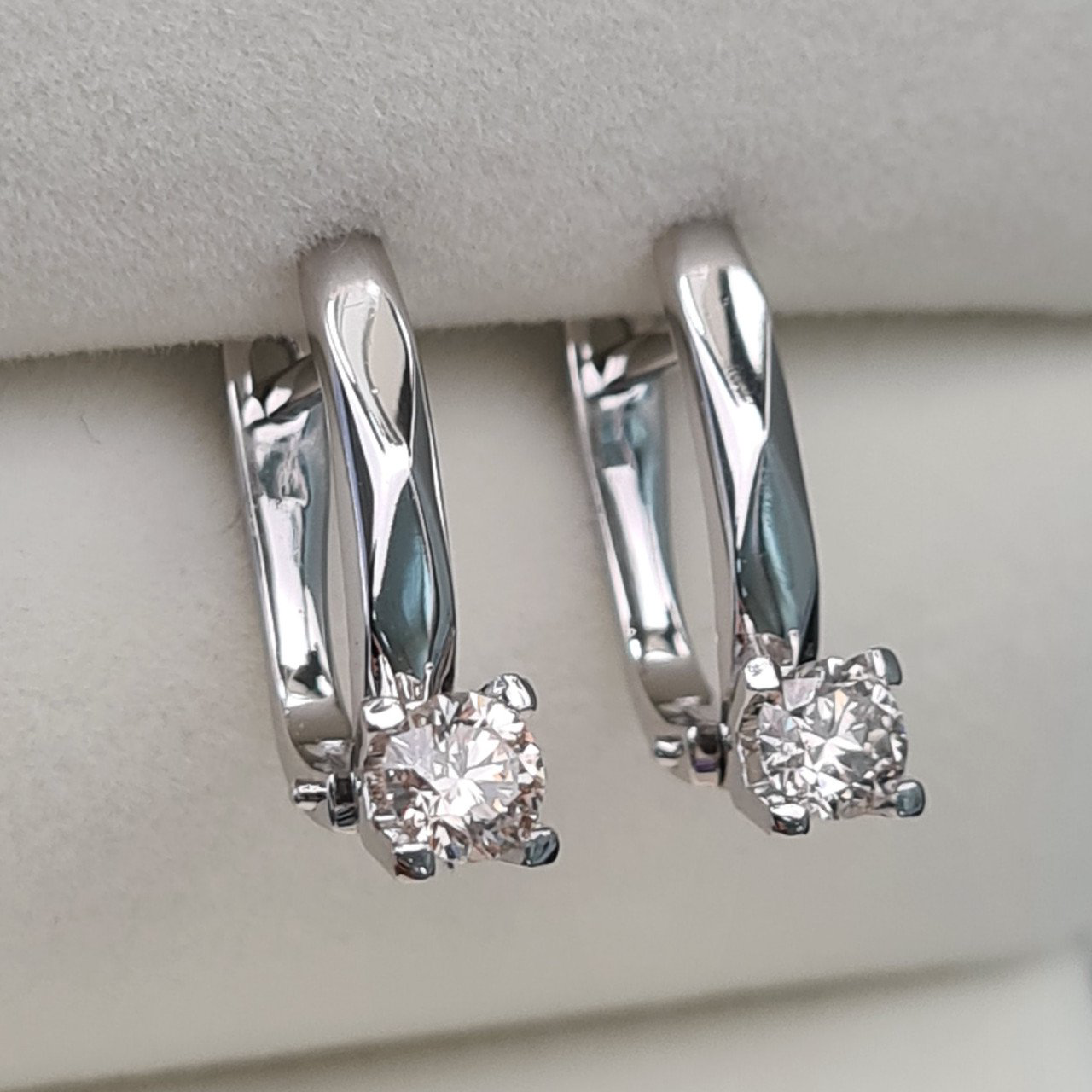 Серьги Deimantas 92430406 2,98гр 0,60ct. купить,NaN