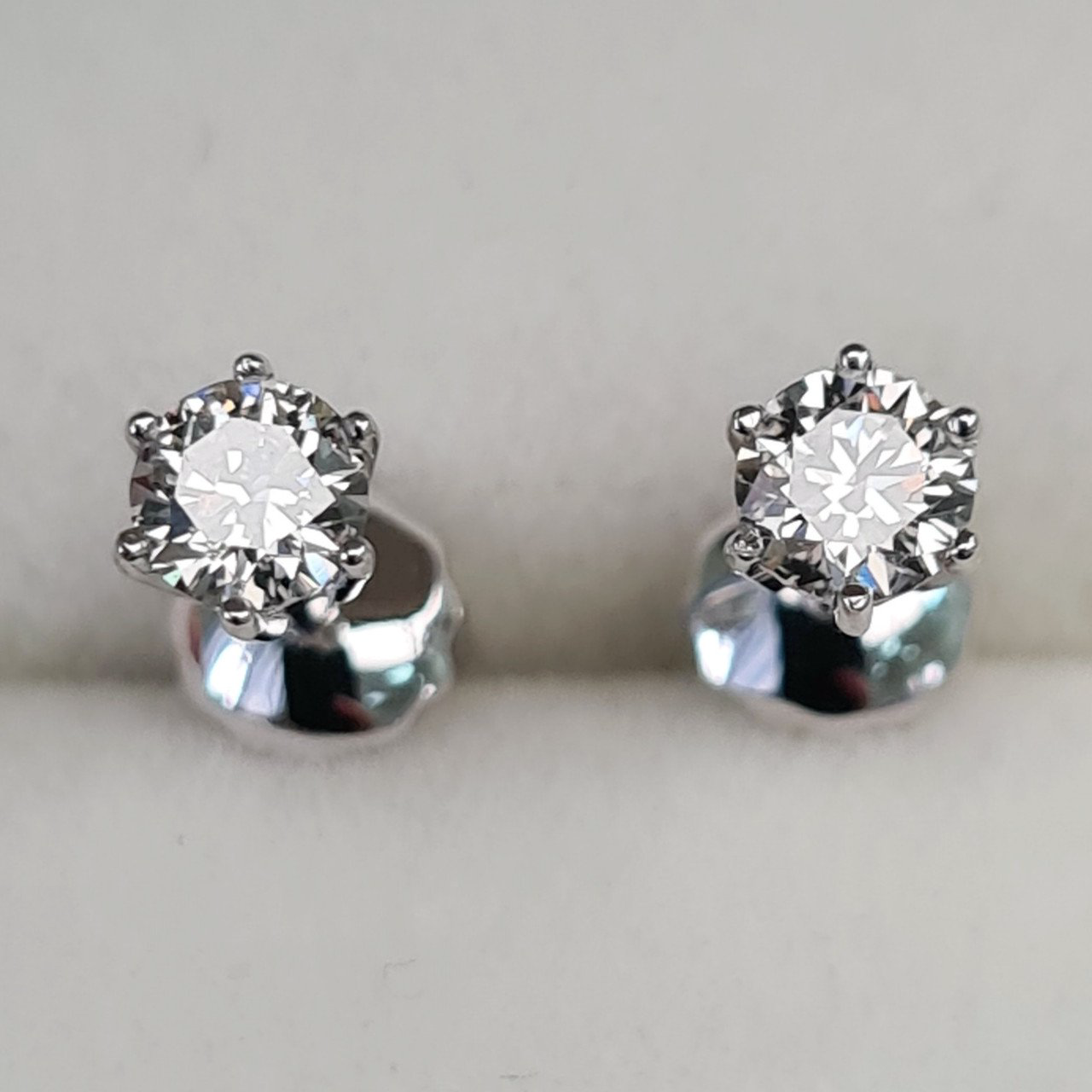 Серьги Deimantas 1,01гр 0,30ct. купить,NaN