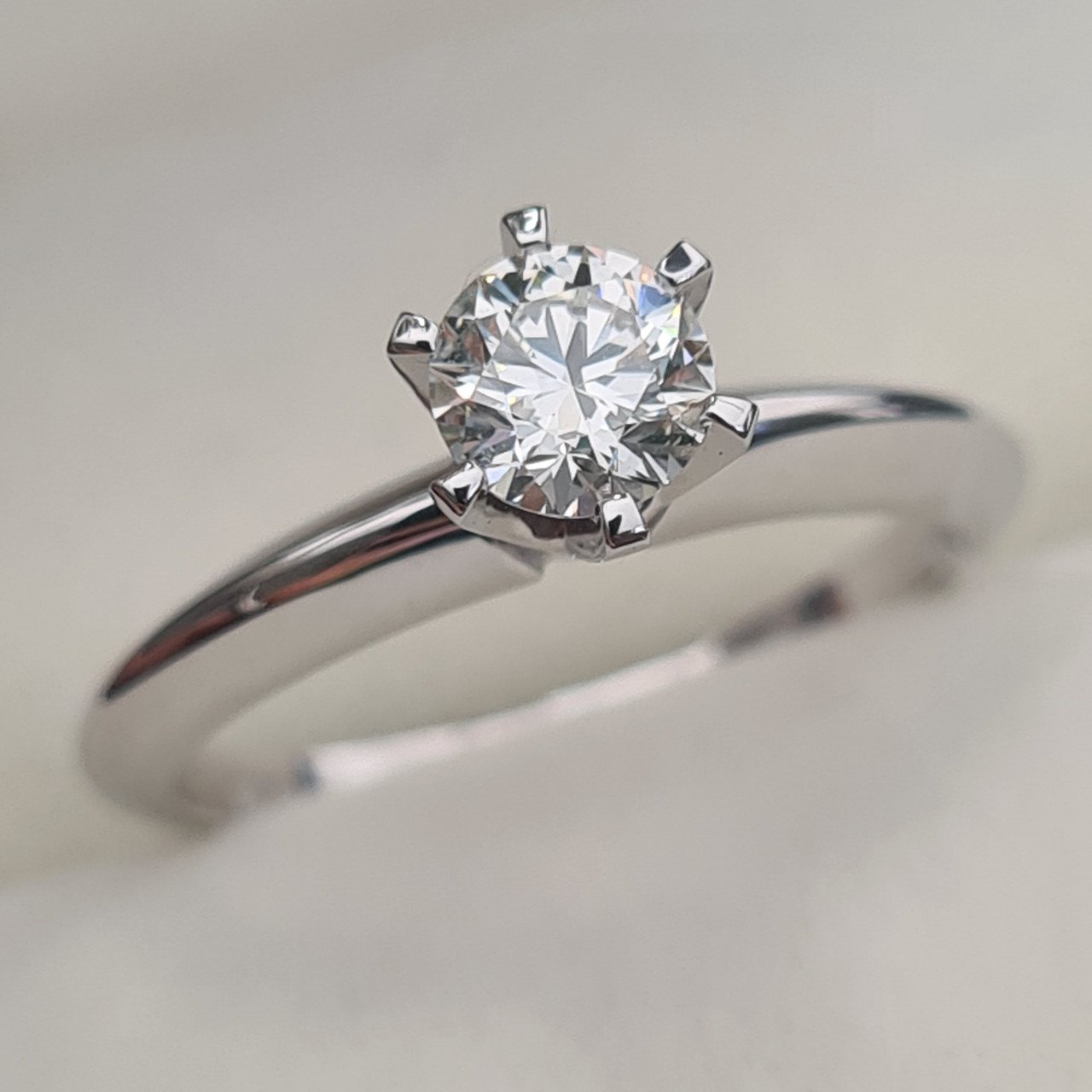 Кольцо Deimantas 16,51р 2,68гр 0,43ct. купить,NaN