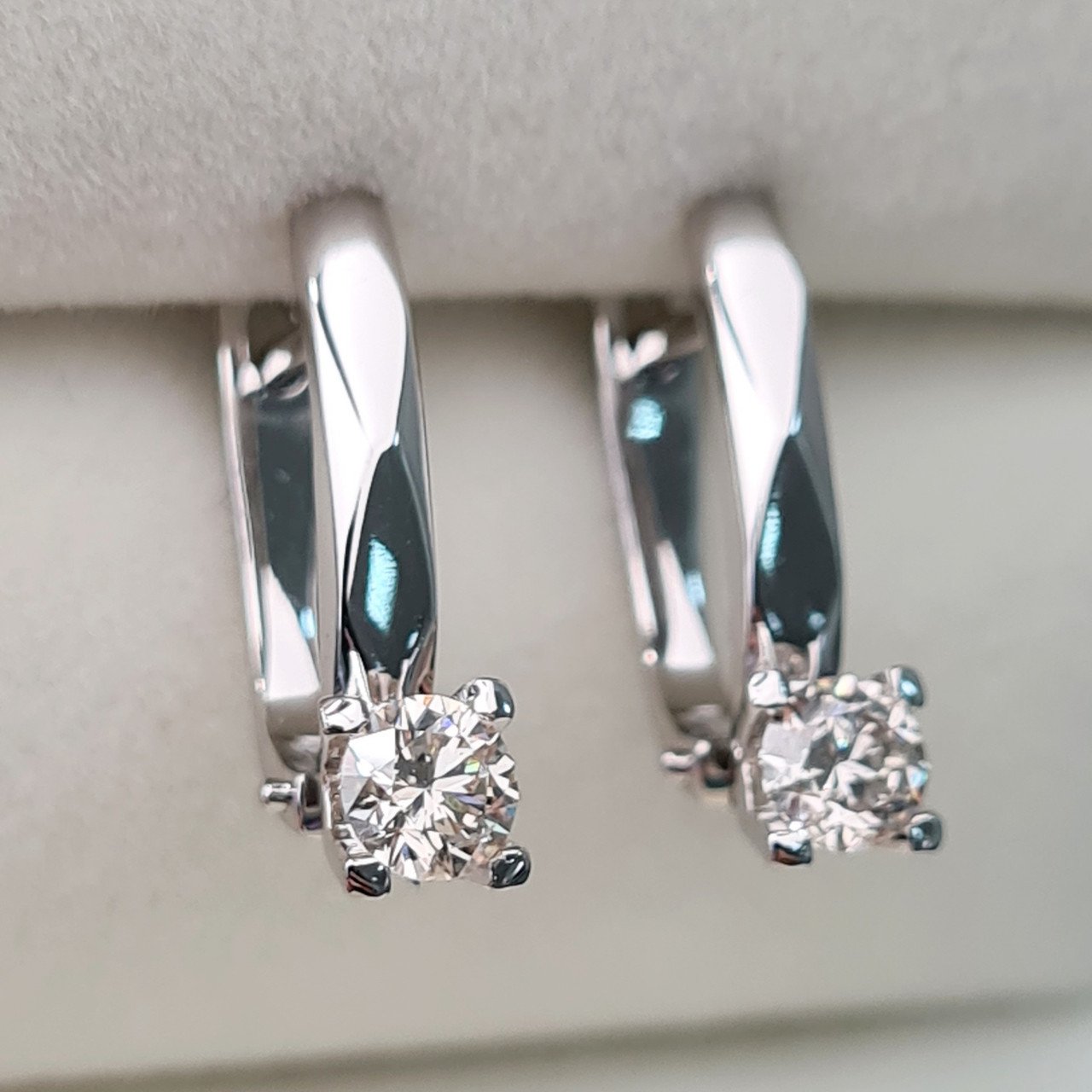 Серьги Deimantas 92430406 2,98гр 0,60ct. купить,NaN