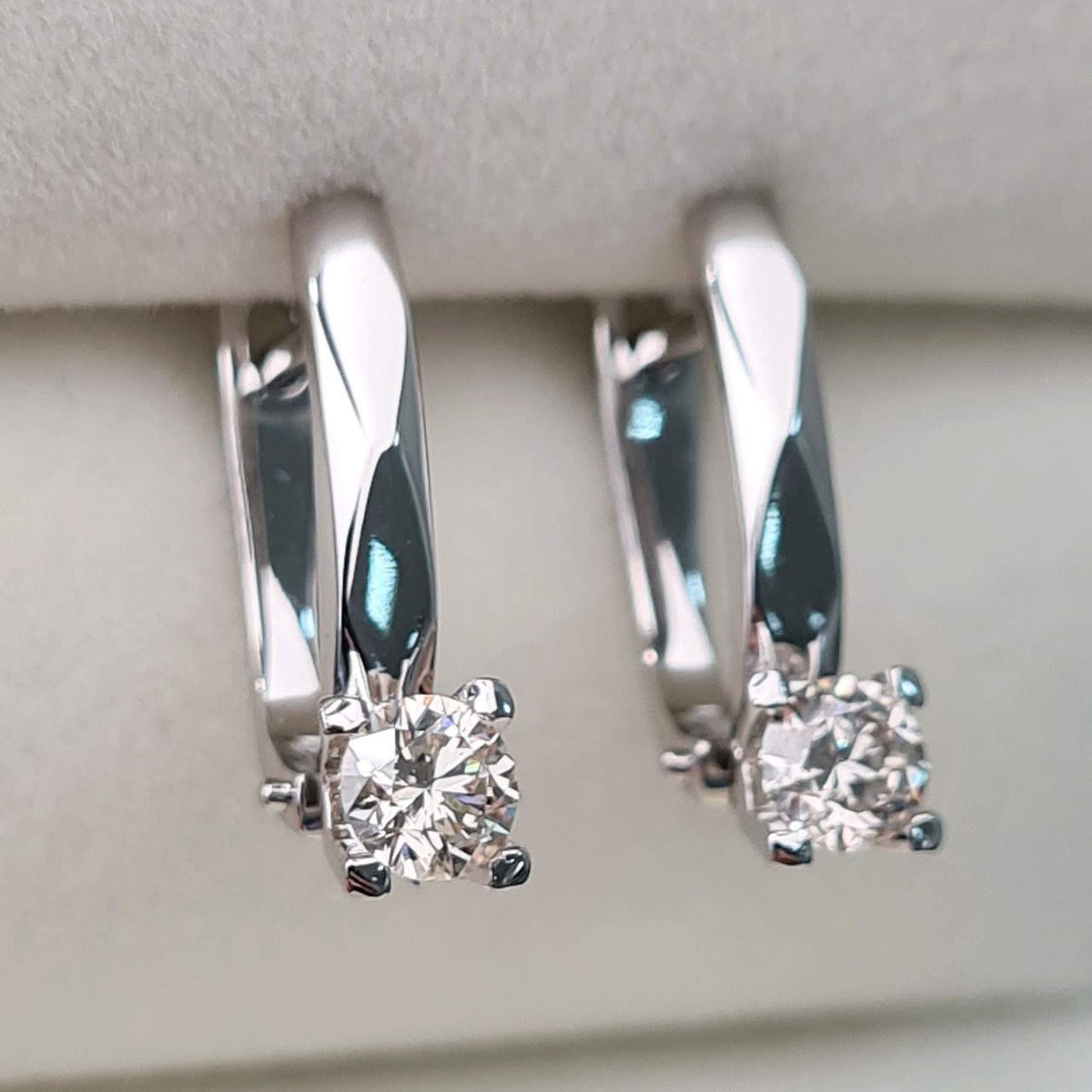 Серьги Deimantas 92430406 2,98гр 0,60ct. купить,NaN