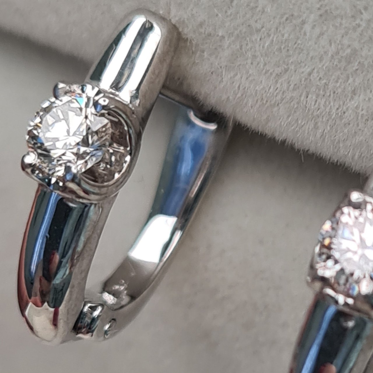 Серьги Deimantas 97349233 2,8гр 0,32ct. купить,NaN