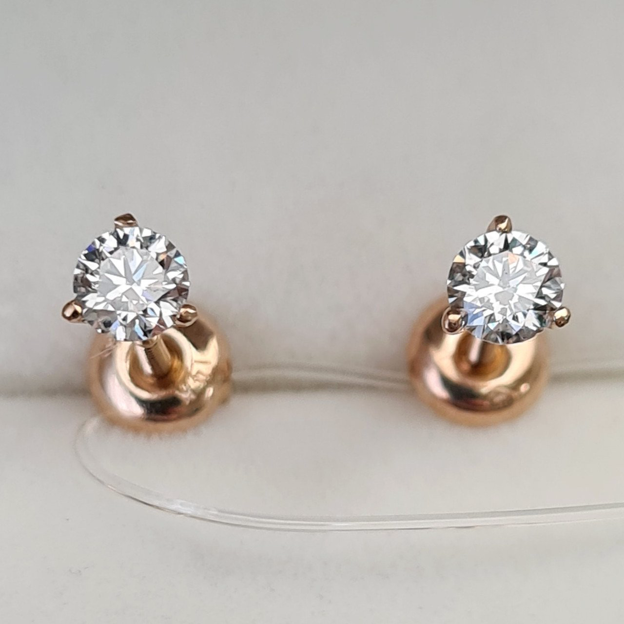 Серьги Deimantas 92605309 0,71гр 0,40ct. купить,NaN