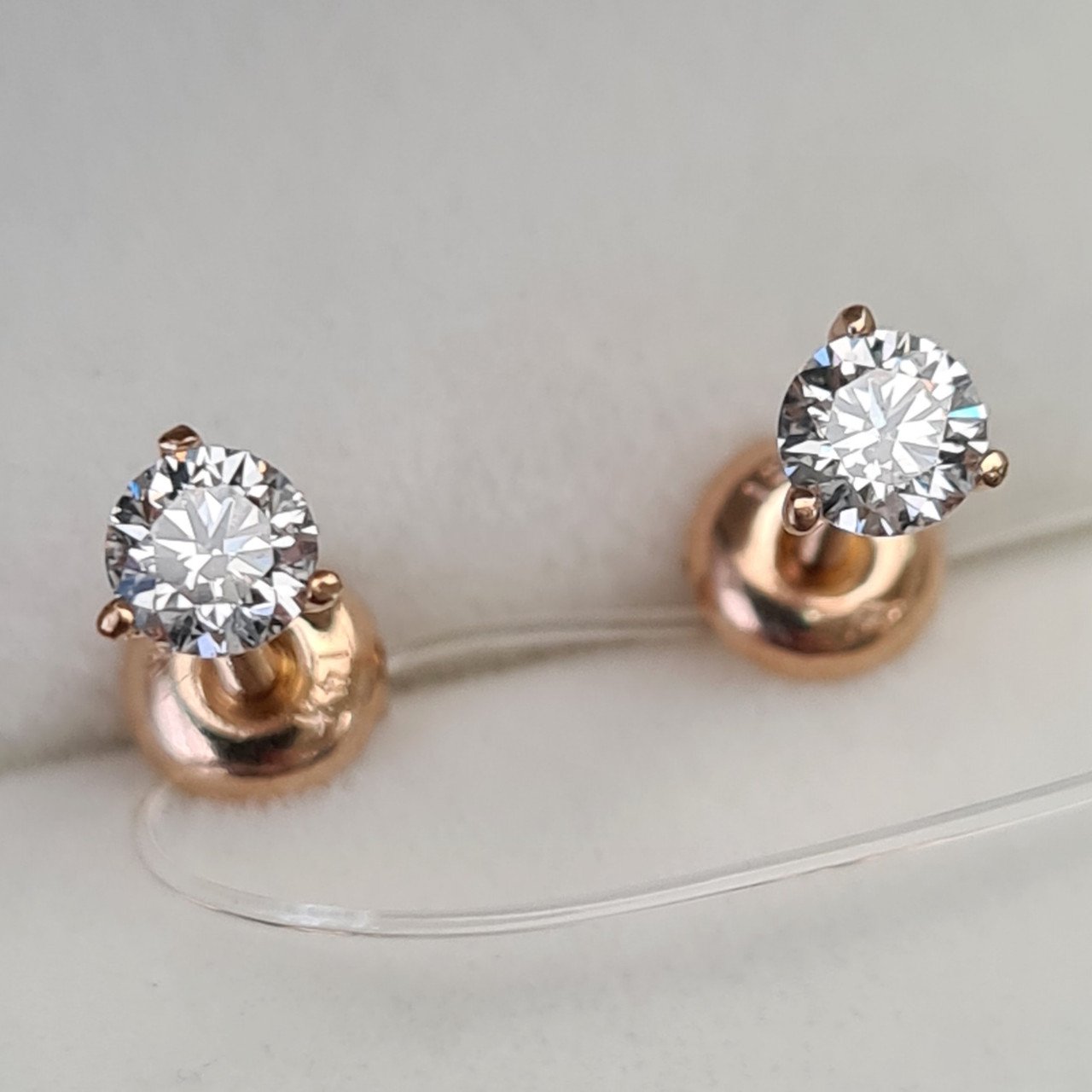 Серьги Deimantas 92605309 0,71гр 0,40ct. купить,NaN