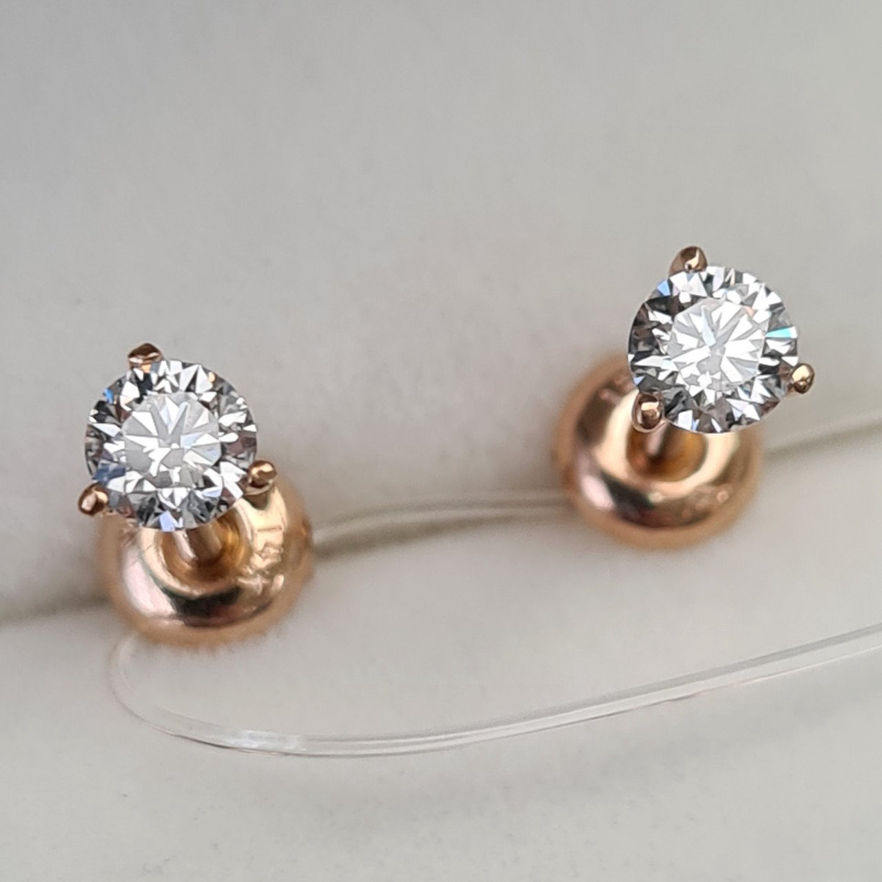 Серьги Deimantas 92605309 0,71гр 0,40ct. купить,NaN
