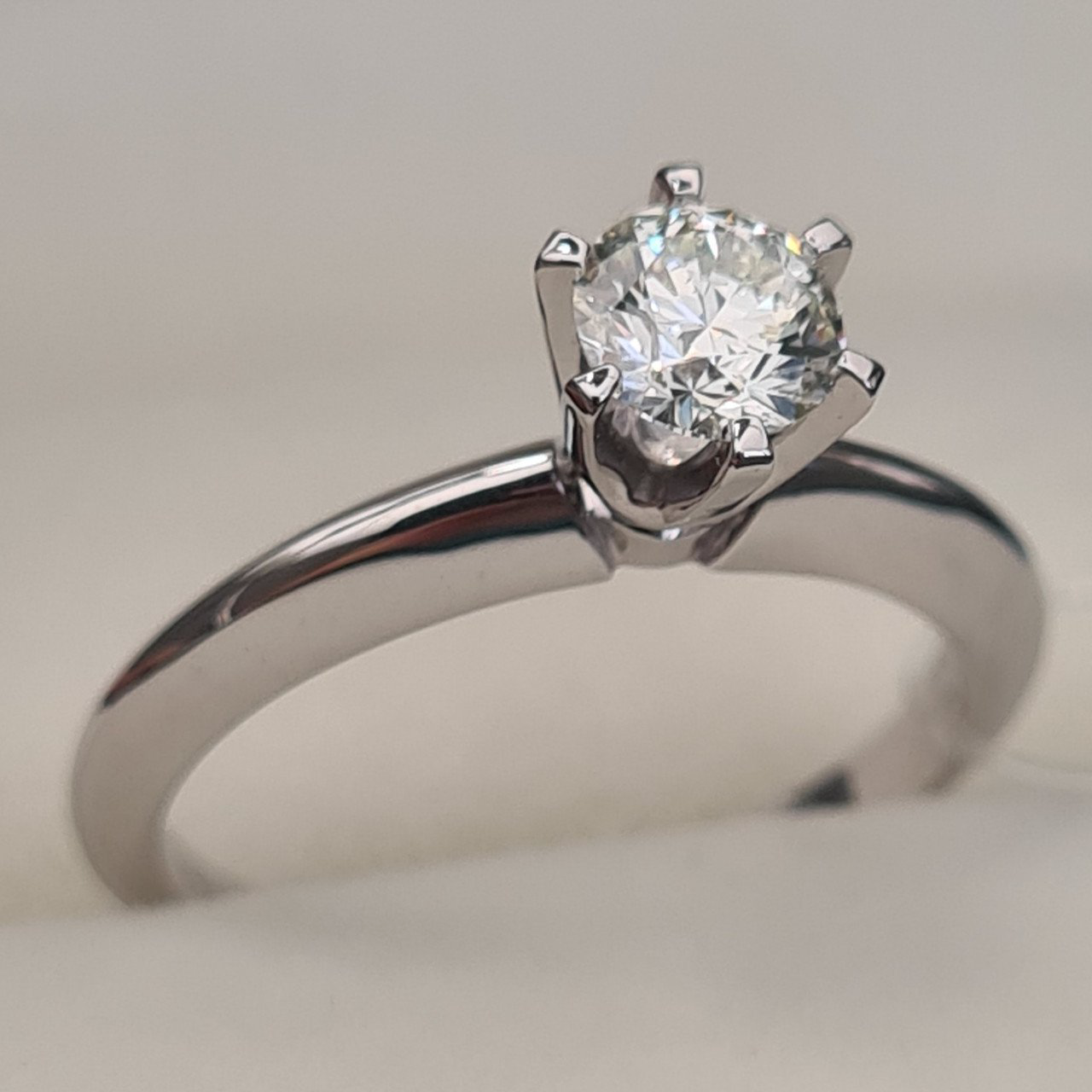 Кольцо Deimantas 95774430 16,51р 2,72гр 0,46ct. купить,NaN