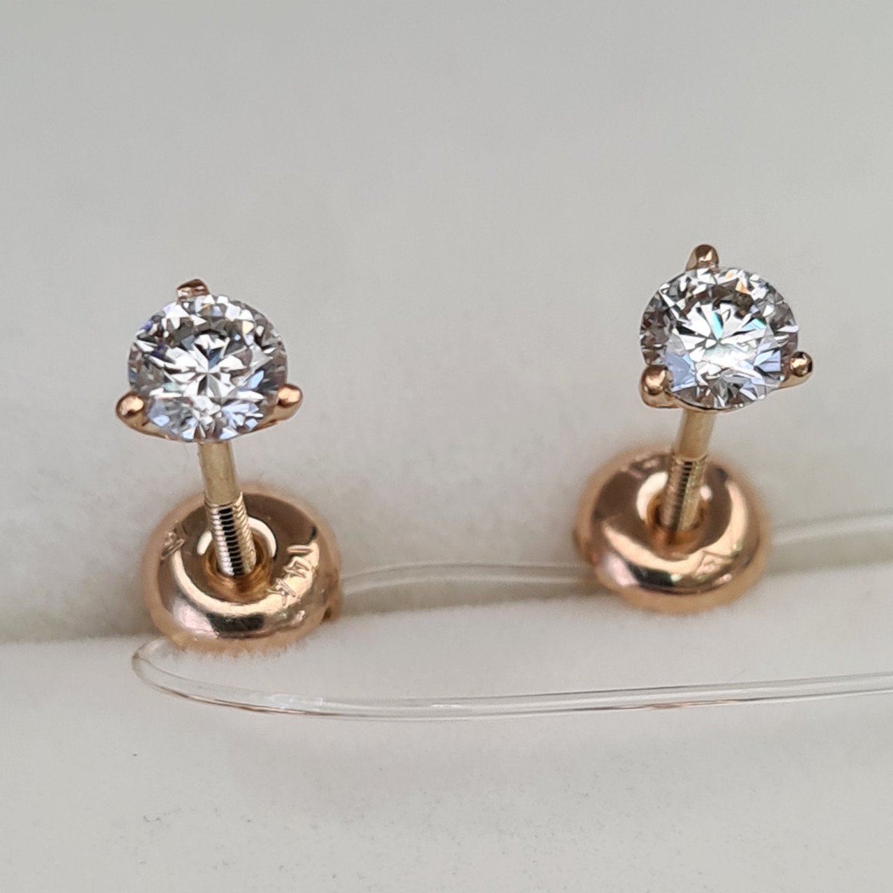 Серьги Deimantas 92605309 0,71гр 0,40ct. купить,NaN