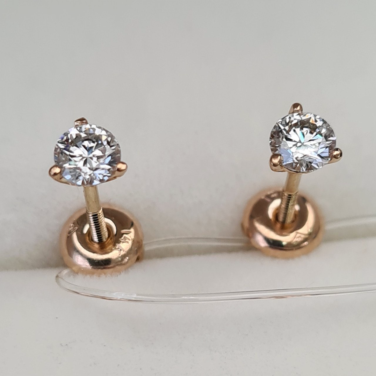 Серьги Deimantas 92605309 0,71гр 0,40ct. купить,NaN