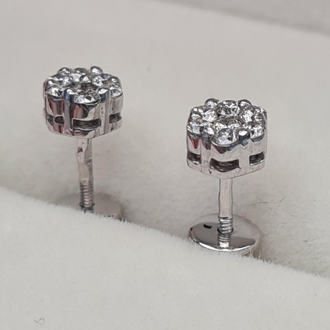 Серьги Deimantas 97349255 1,67гр 0,318ct. купить,NaN