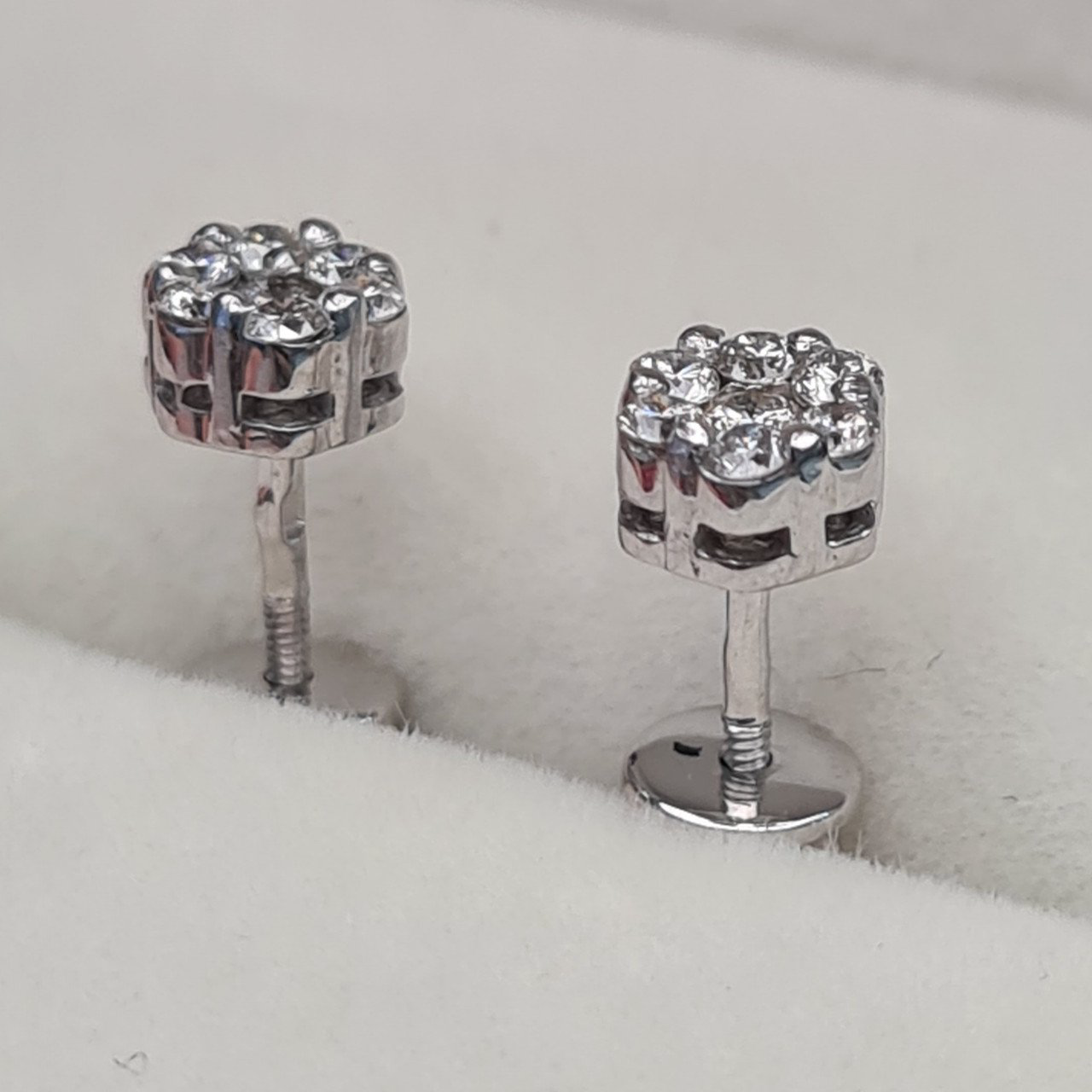 Серьги Deimantas 97349255 1,67гр 0,318ct. купить,NaN