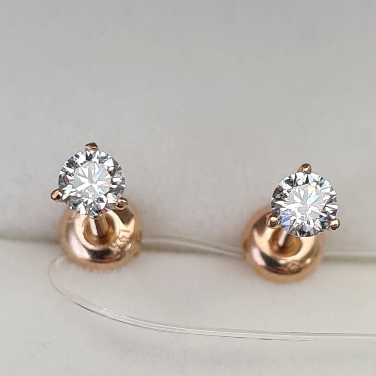 Серьги Deimantas 92605309 0,71гр 0,40ct. купить,NaN