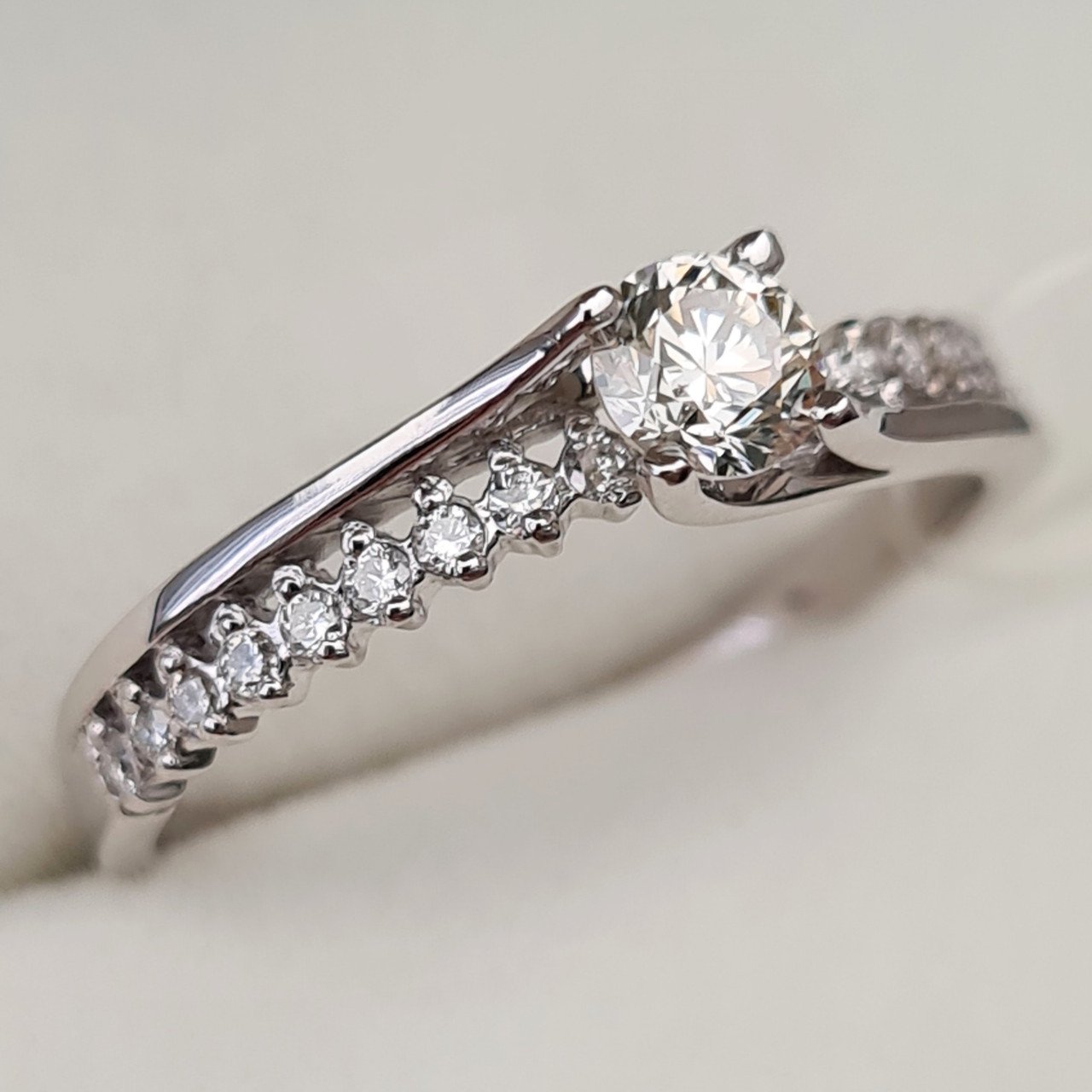 Кольцо Deimantas 92605219 18р 2,12гр 0,45ct. купить,NaN