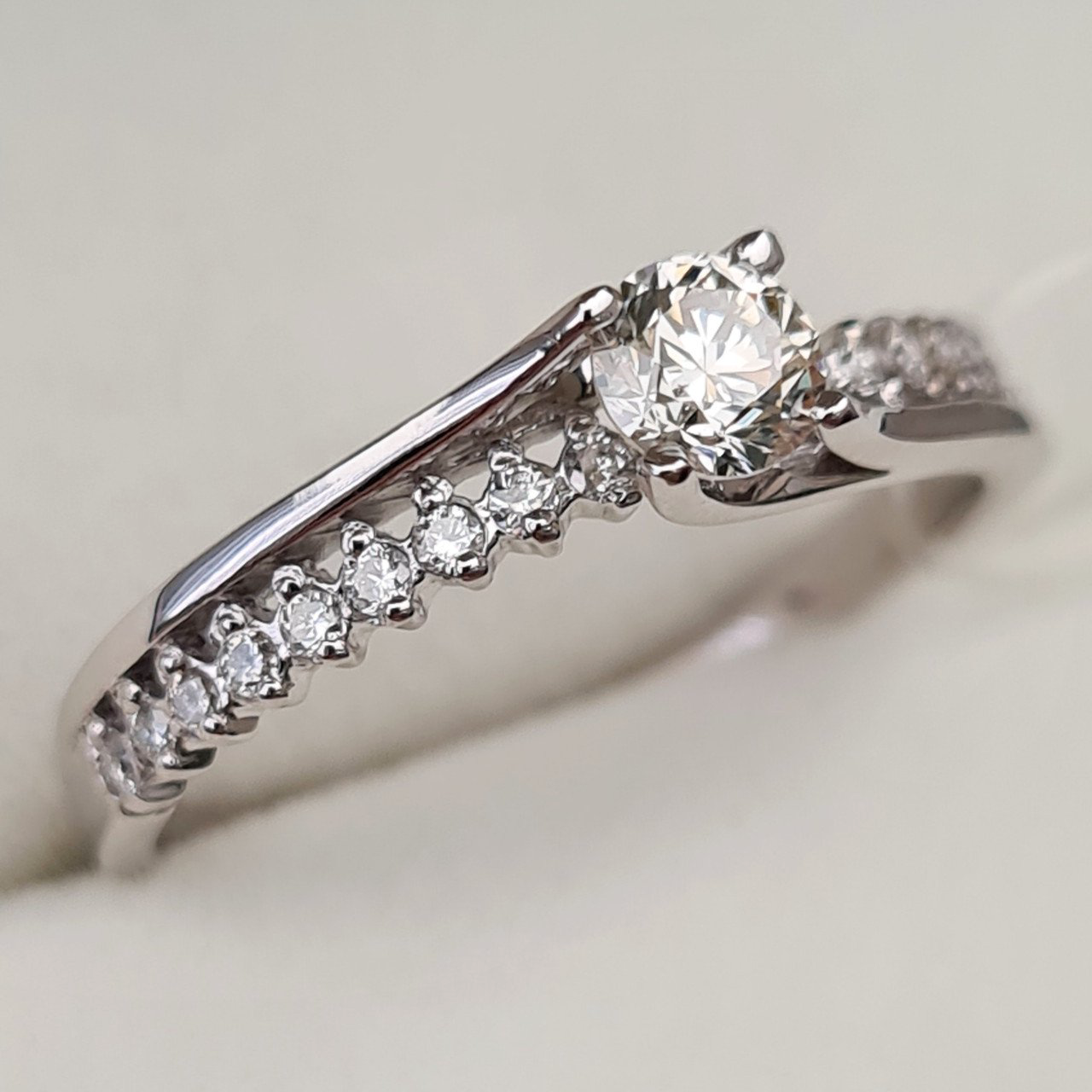 Кольцо Deimantas 92605219 18р 2,12гр 0,45ct. купить,NaN