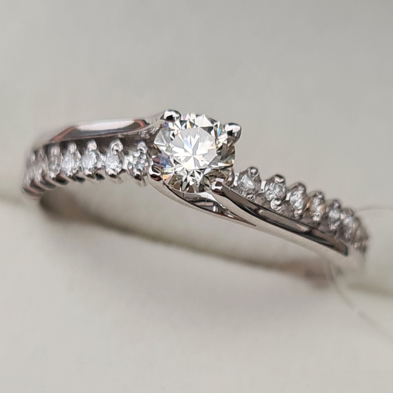 Кольцо Deimantas 92605219 18р 2,12гр 0,45ct. купить,NaN