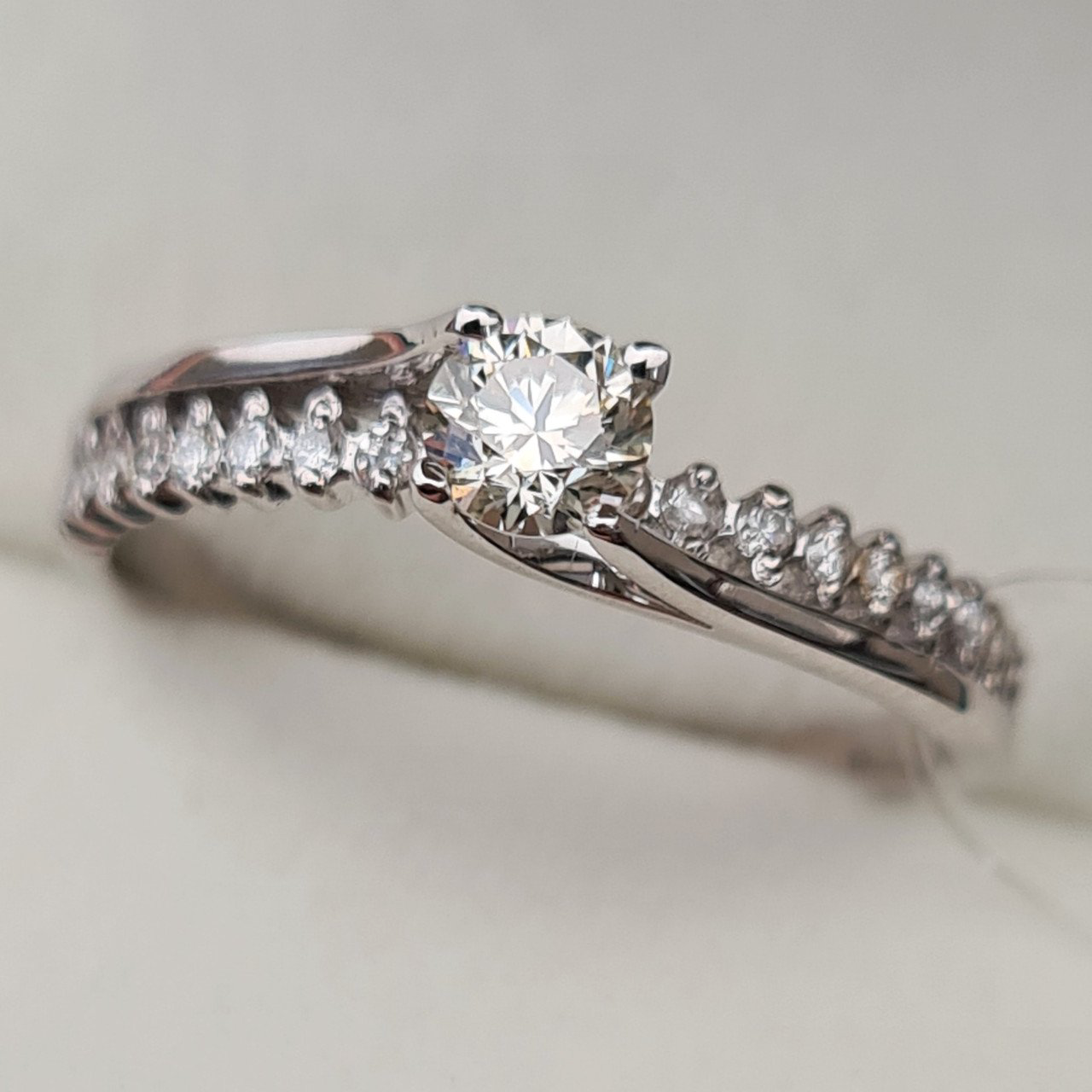 Кольцо Deimantas 92605219 18р 2,12гр 0,45ct. купить,NaN