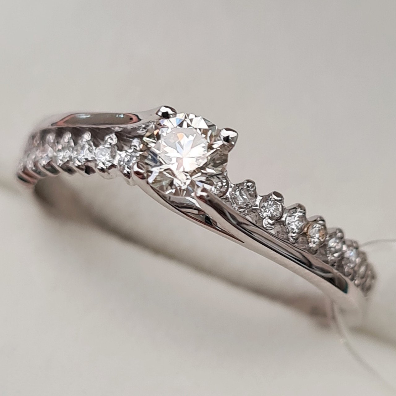 Кольцо Deimantas 92605219 18р 2,12гр 0,45ct. купить,NaN