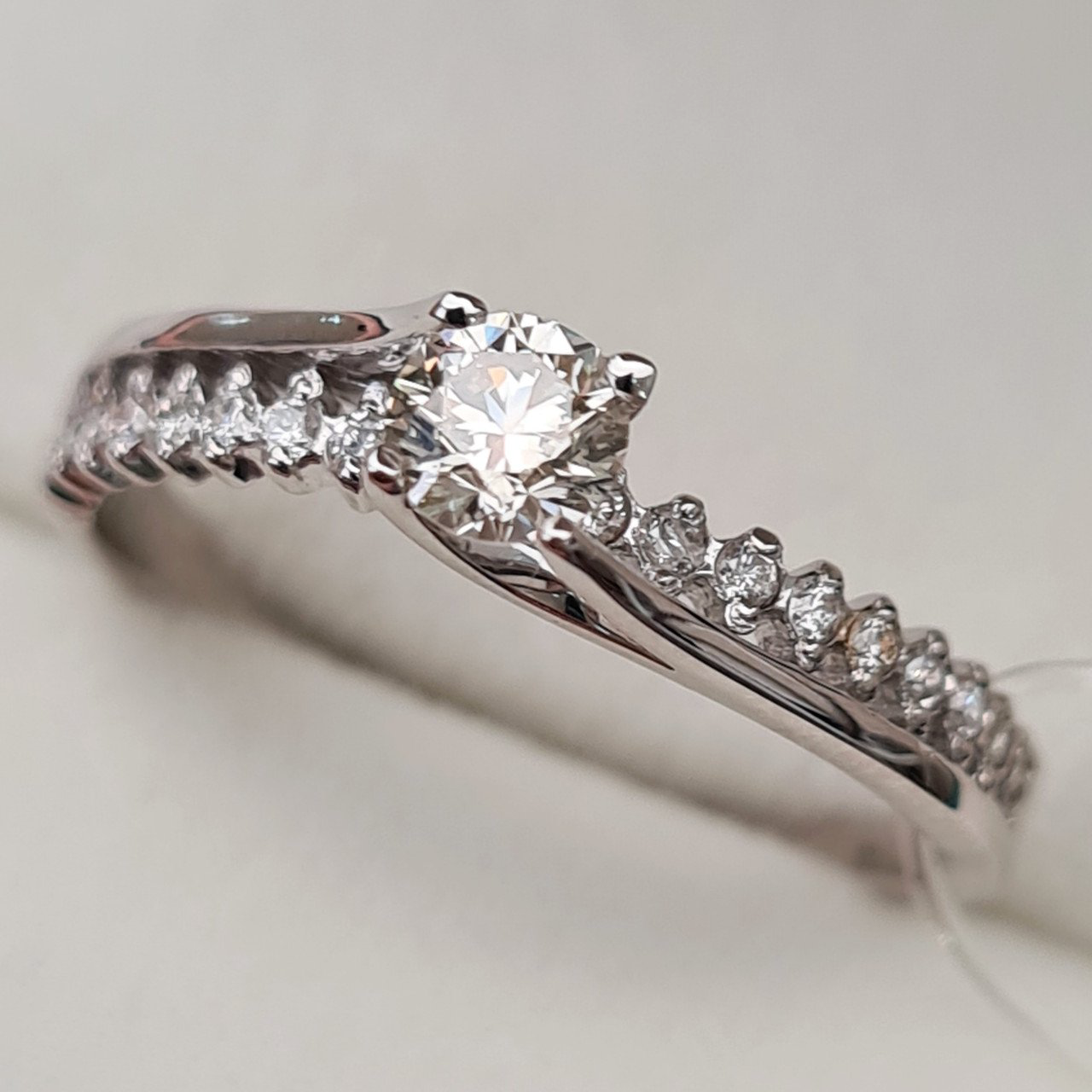 Кольцо Deimantas 92605219 18р 2,12гр 0,45ct. купить,NaN