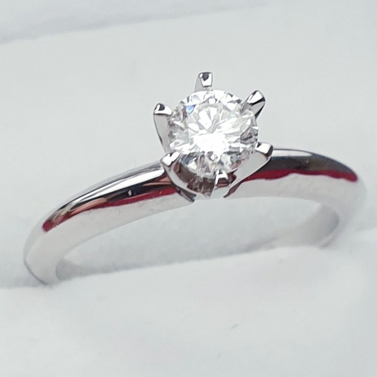 Кольцо Deimantas 95774439 16,51р 2,65гр 0,44ct. купить,NaN