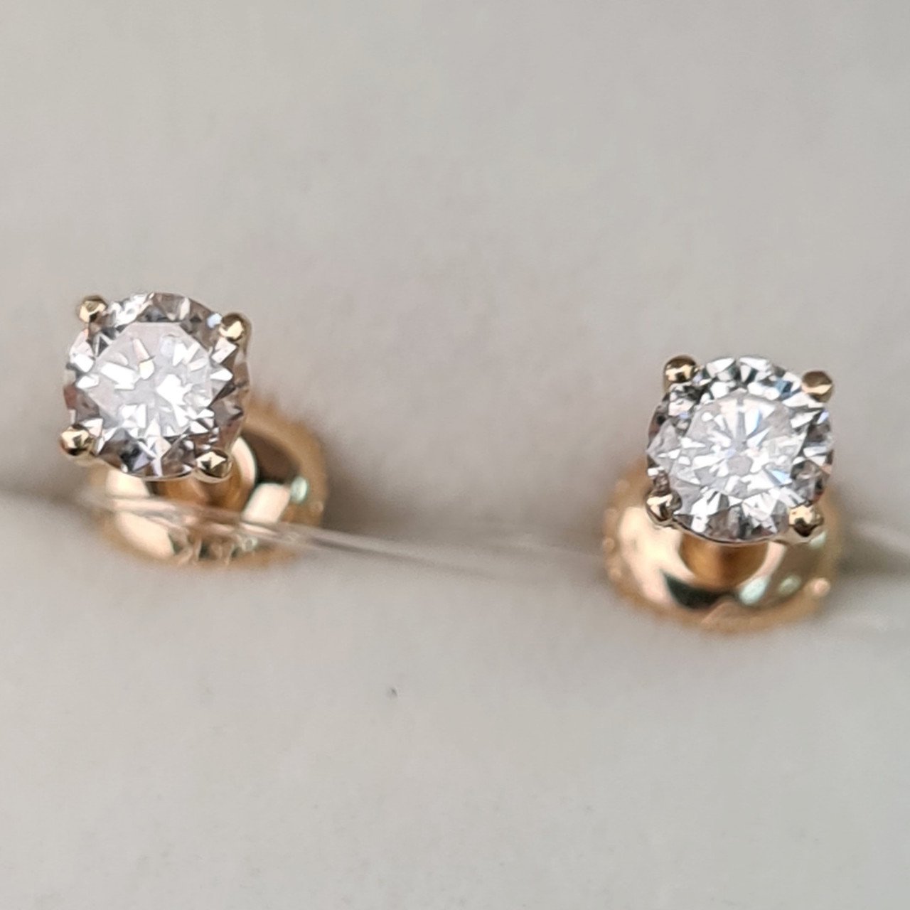 Серьги Deimantas 92605332 1,05гр 0,64ct. купить,NaN
