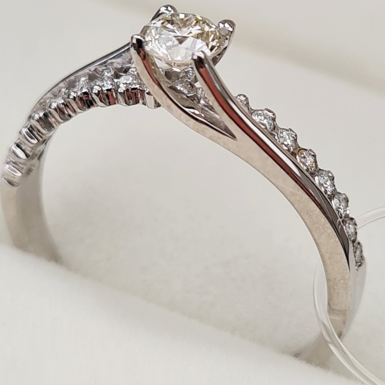Кольцо Deimantas 92605219 18р 2,12гр 0,45ct. купить,NaN