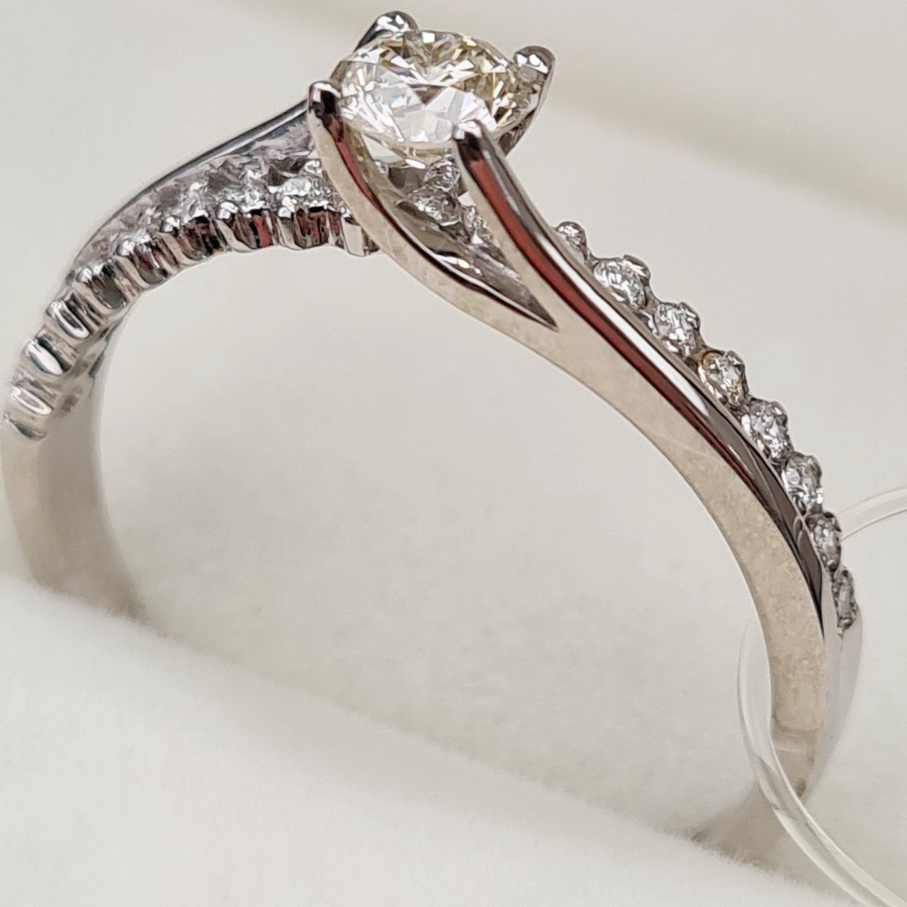 Кольцо Deimantas 92605219 18р 2,12гр 0,45ct. купить,NaN