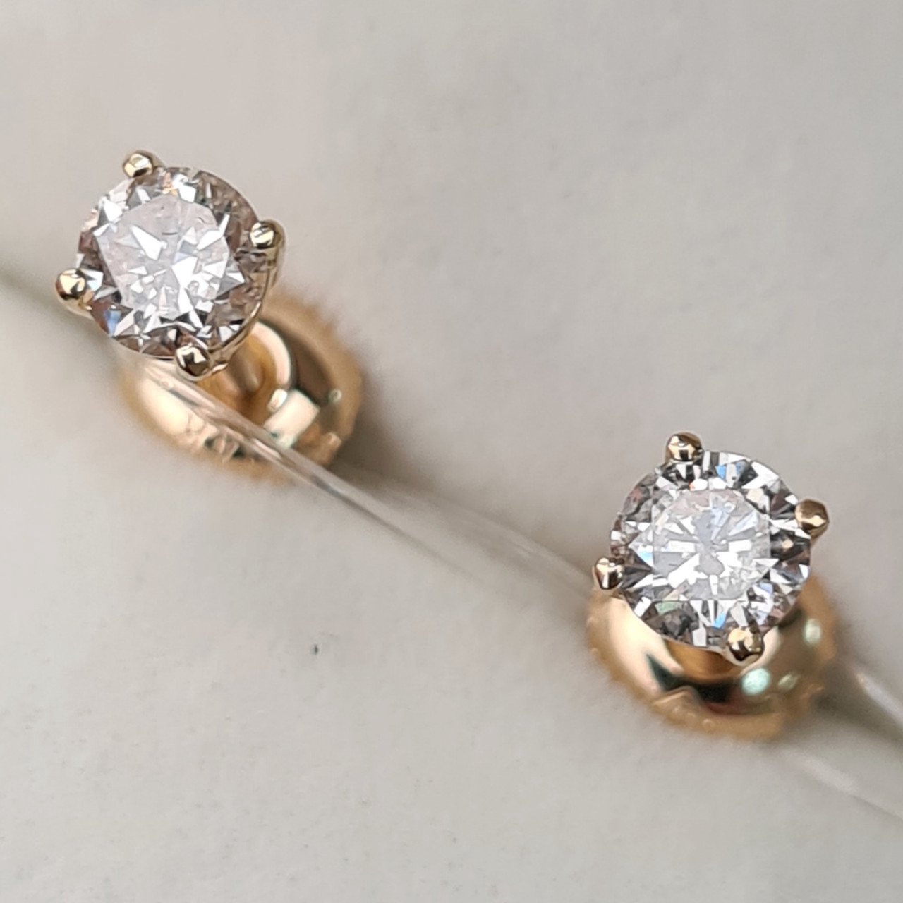 Серьги Deimantas 92605332 1,05гр 0,64ct. купить,NaN