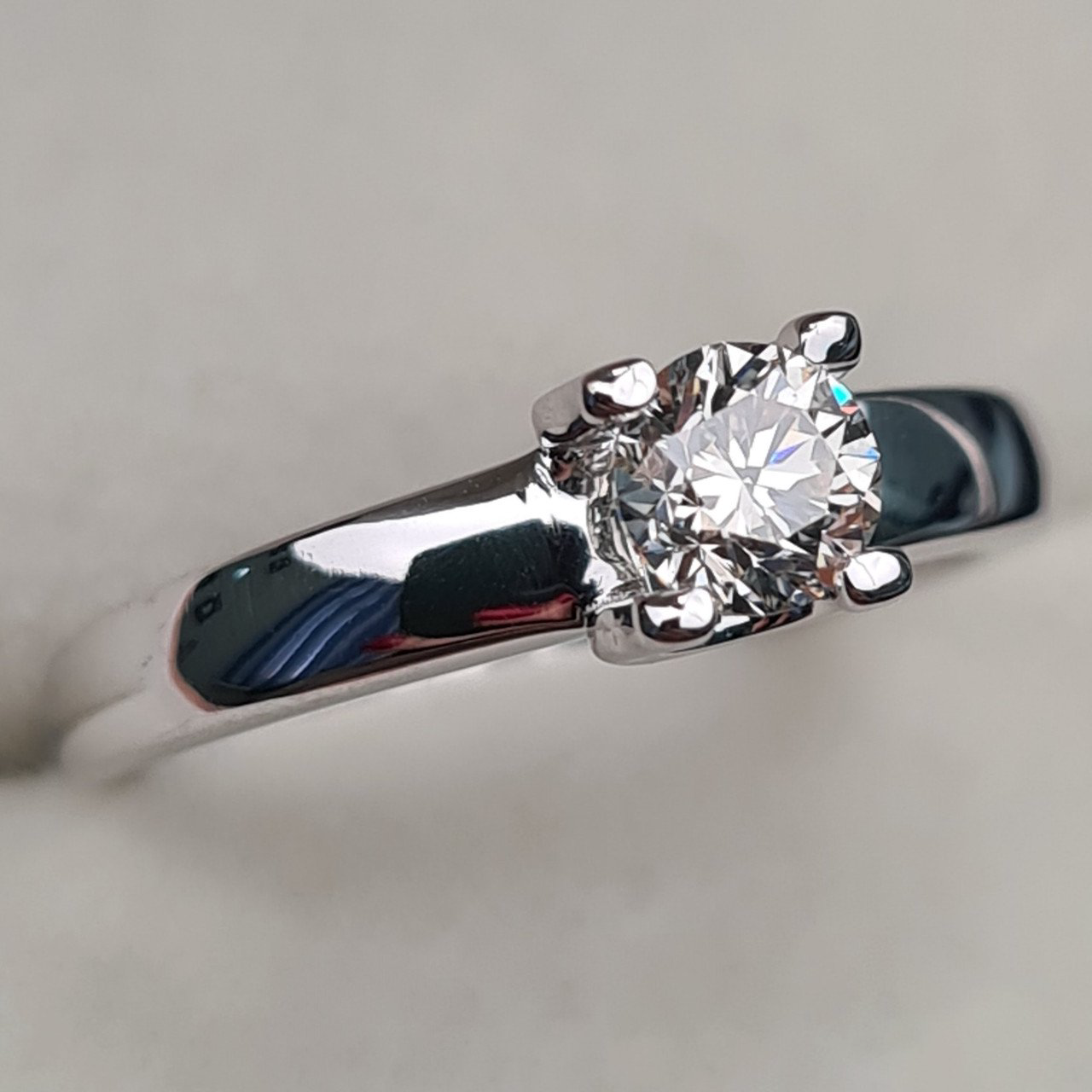 Кольцо Deimantas 97382760 16,5р 2,37гр 0,43ct. купить,NaN