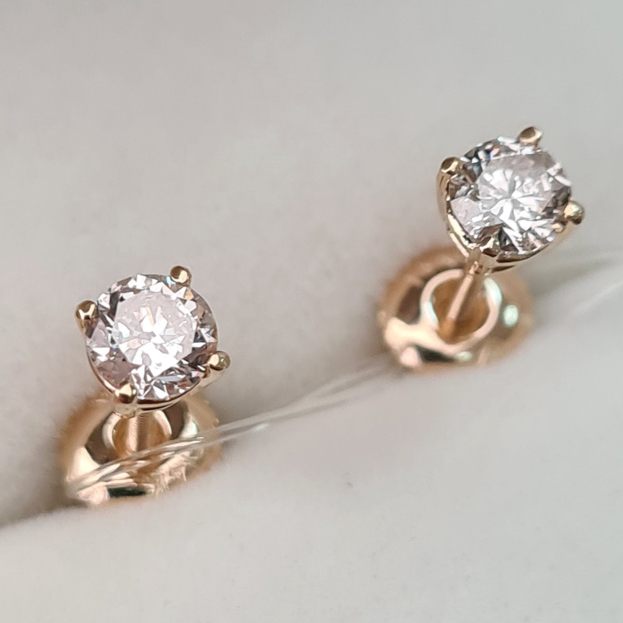 Серьги Deimantas 92605332 1,05гр 0,64ct. купить,NaN