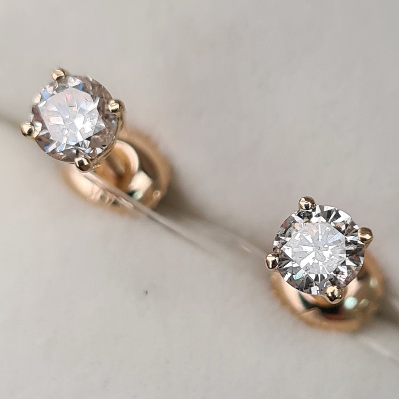 Серьги Deimantas 92605332 1,05гр 0,64ct. купить,NaN
